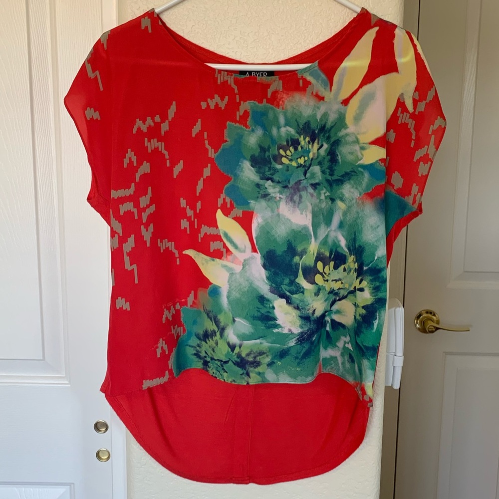 Red Short Sleeve Floral Print Blouse Women’s Size M